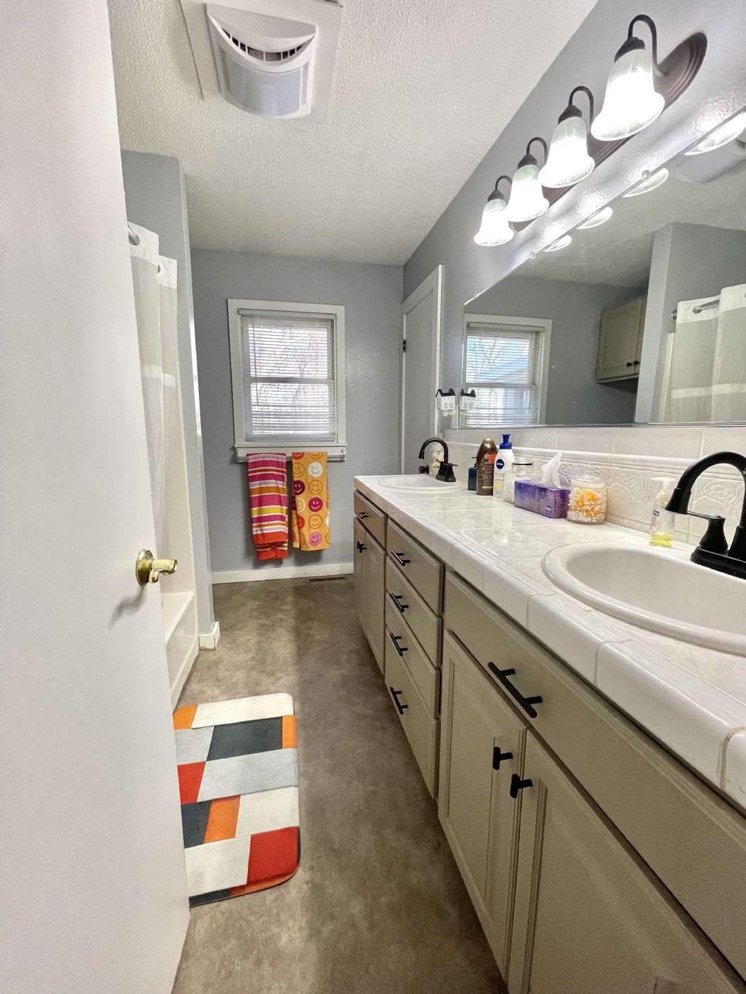 Double vanity Double vanity