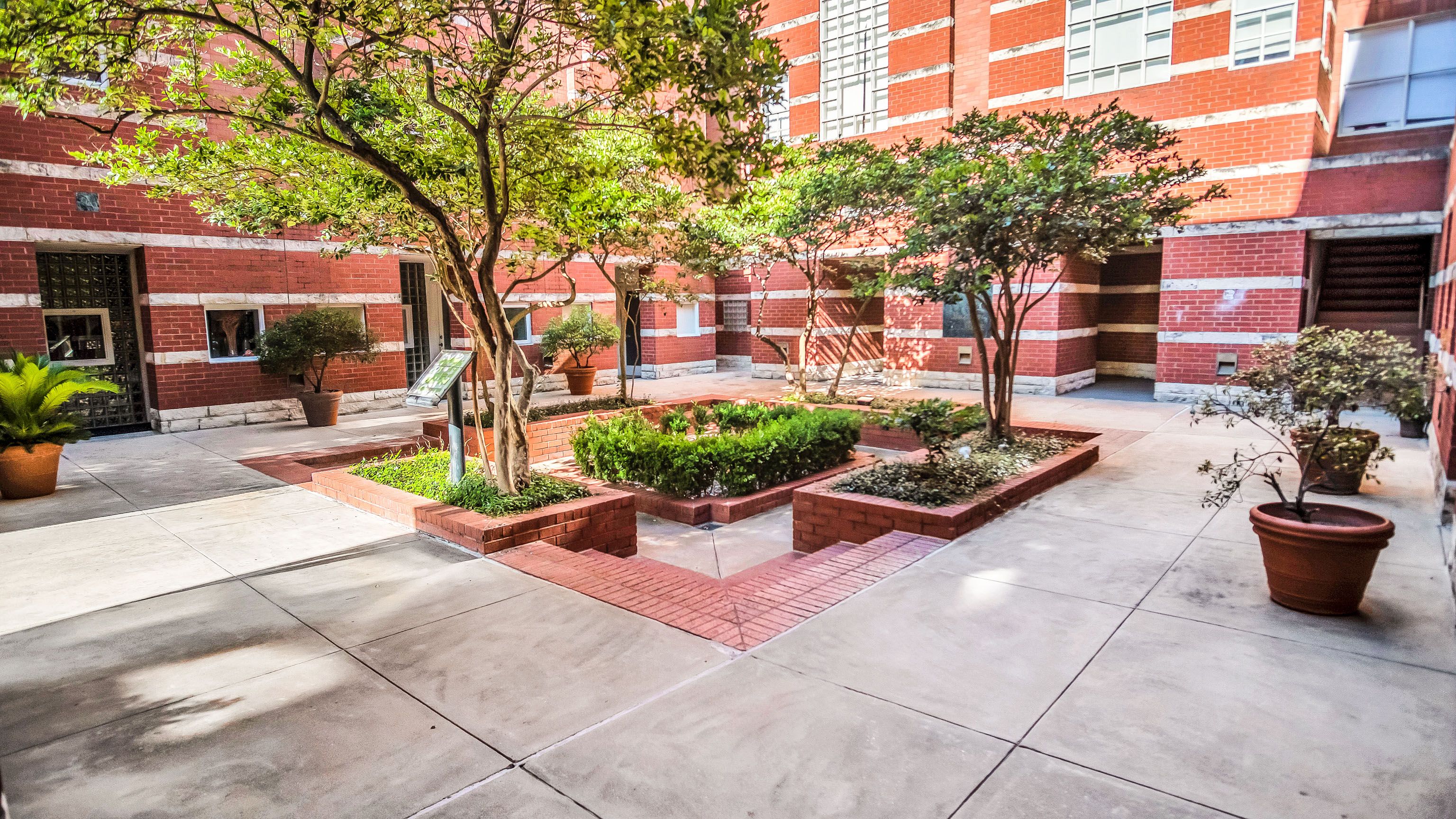 Lovely courtyard leading to your unit. Lovely courtyard leading to your unit.