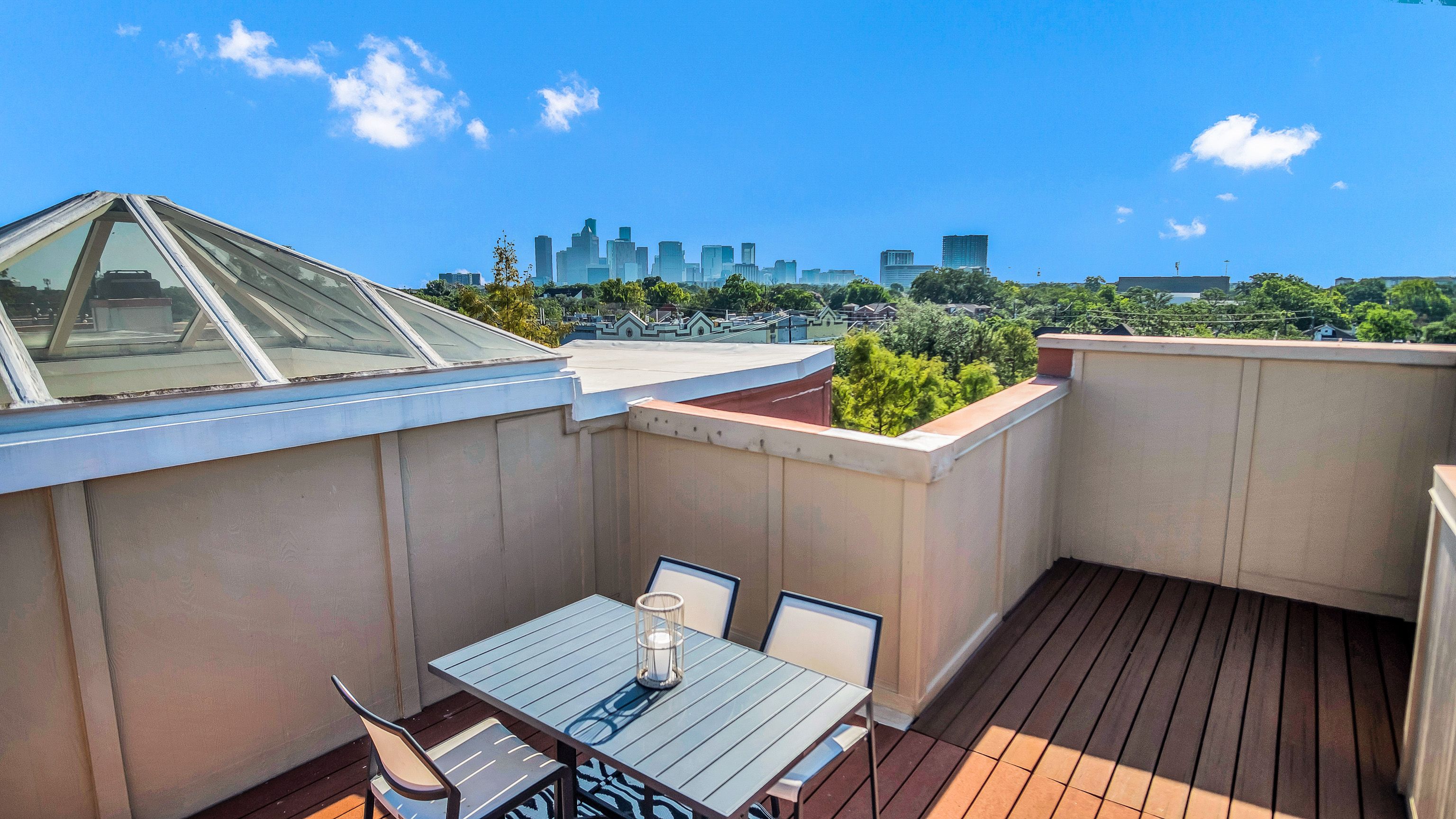 Wow look at this amazing view of Downtown. Image this view on the 4th of July!! Wow look at this amazing view of Downtown. Image this view on the 4th of July!!