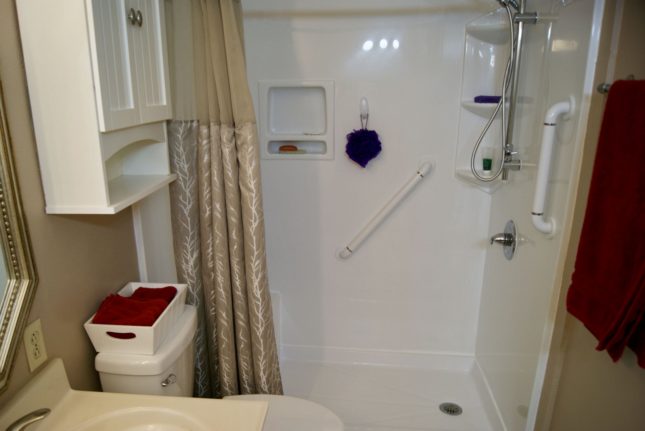 Master Bath with walk-in shower Master Bath with walk-in shower