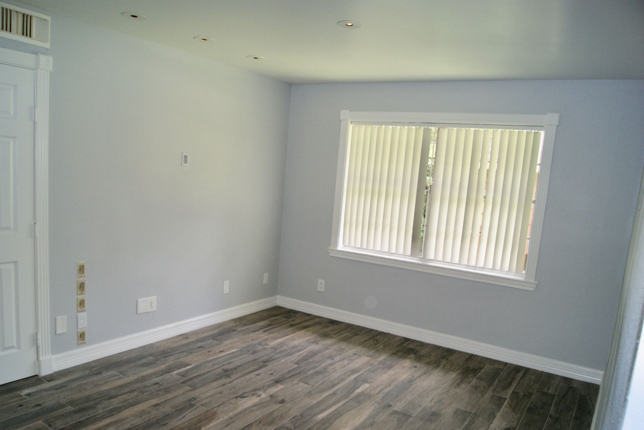 Dining Room or Den Dining Room or Den