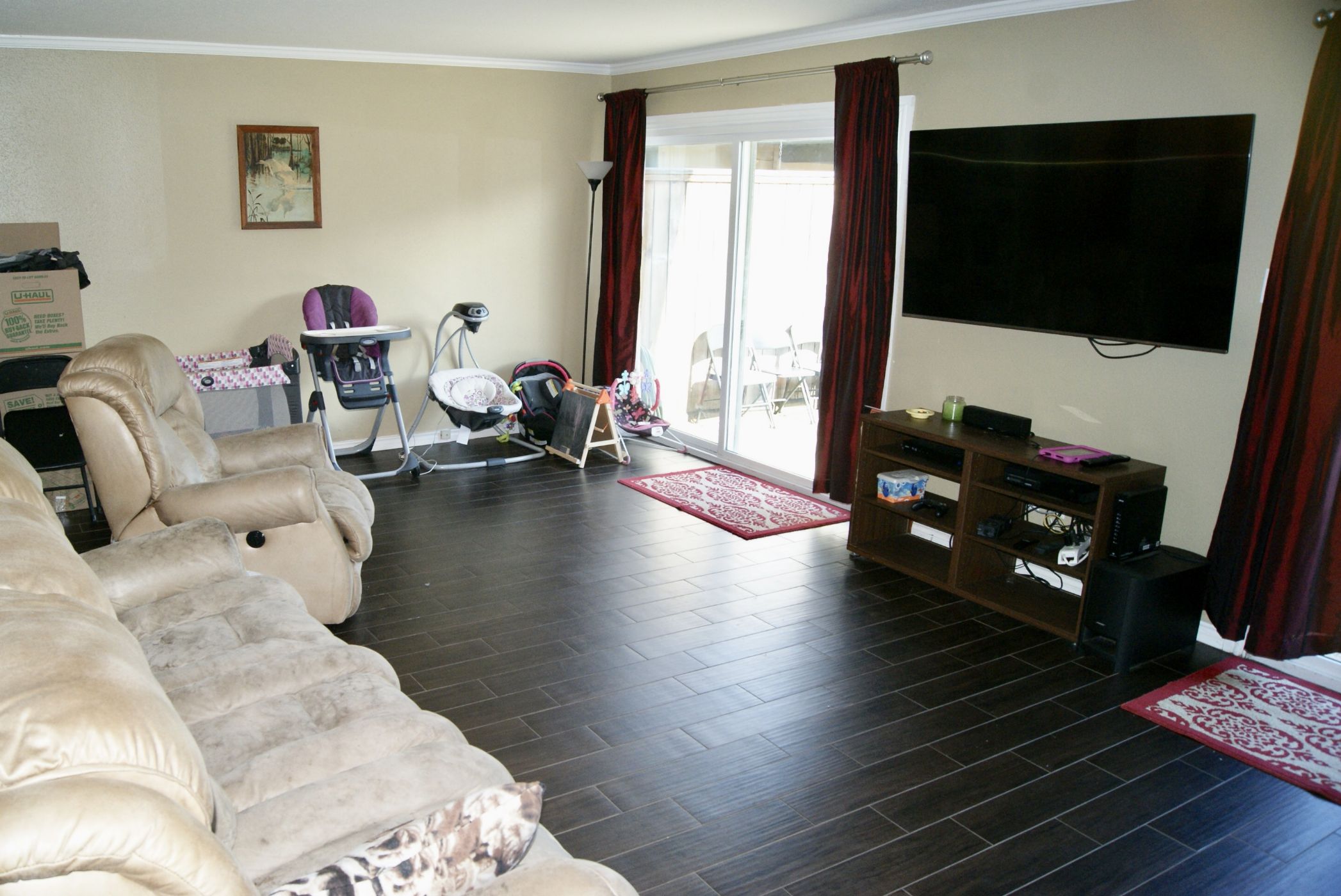 23' x 14' Living Room 23' x 14' Living Room