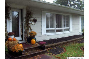 1100 Jeanne Ln