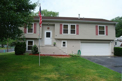 30 MAPLE LN