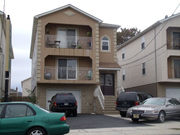 1022 Fairmount Ave