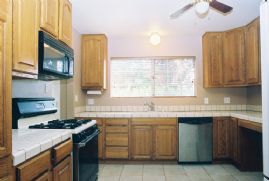 Light & spacious kitchen with front view