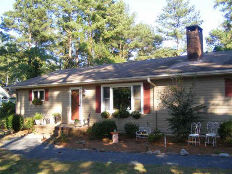 Whispering Pines Home, NC Real Estate Listing