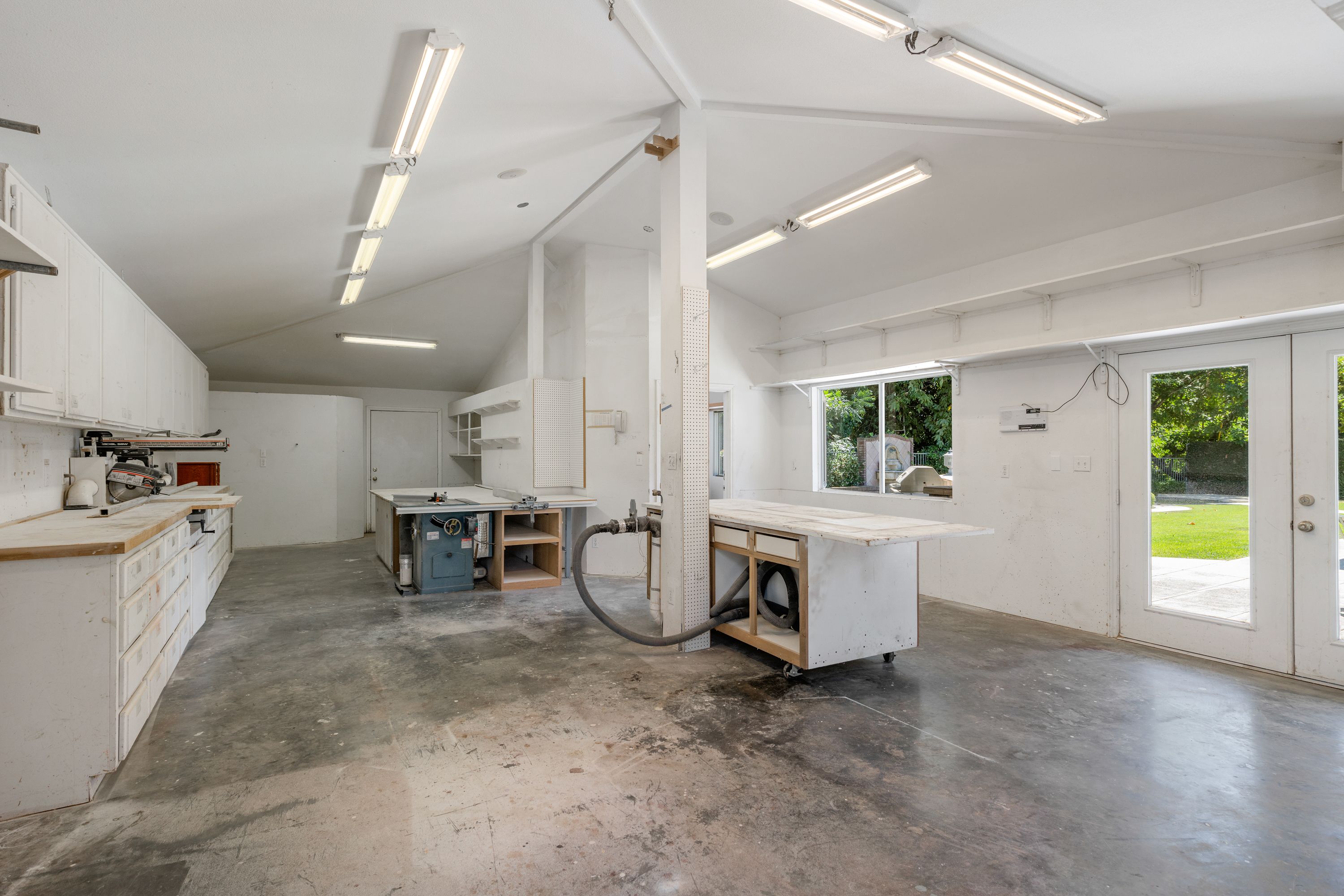 detached work shop, with it's own central vac system