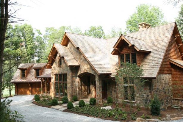 There are many luxurious vacation homes available for sale in Highlands & Cashiers