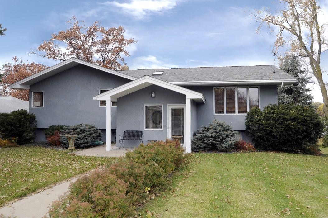 Roseville Home, MN Real Estate Listing