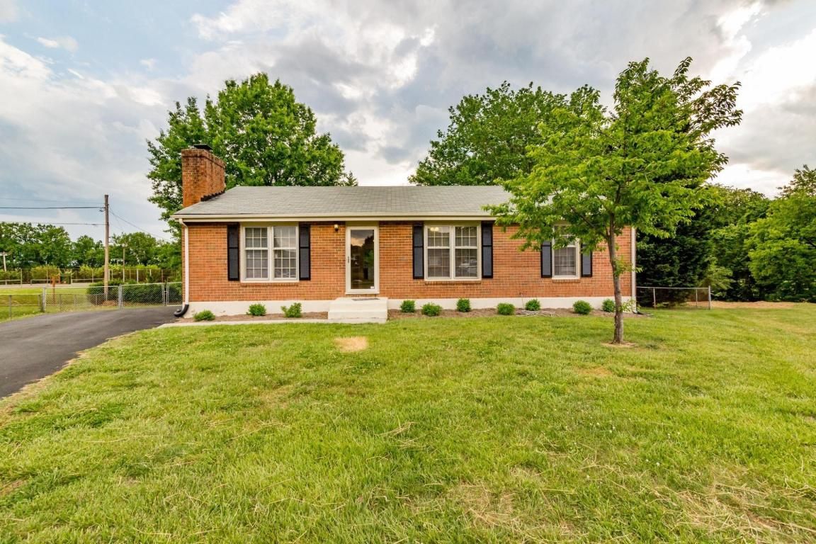 New Listing! Vinton 464 Stoneacres Dr, Vinton VA