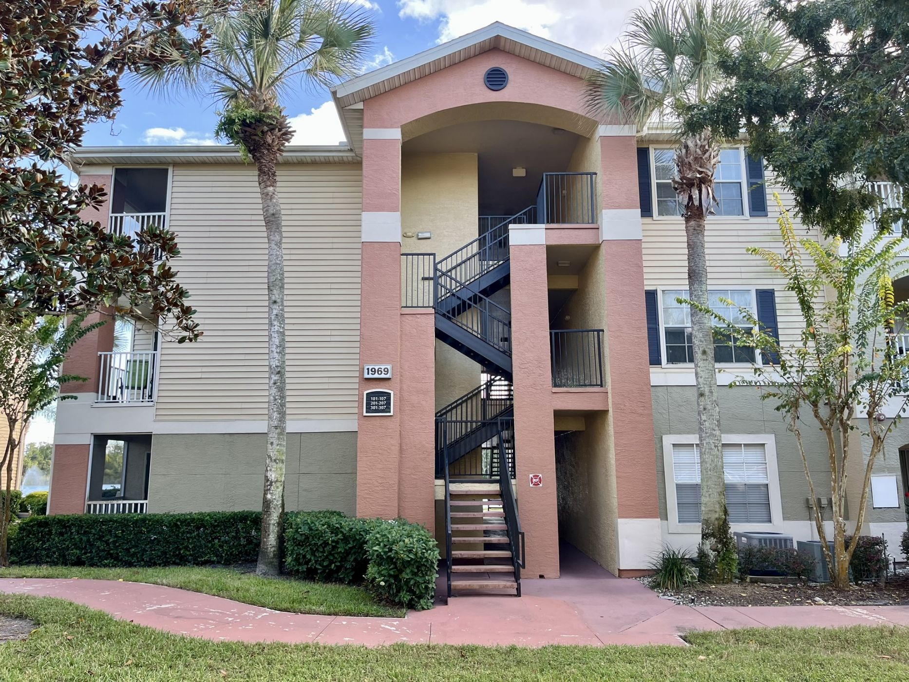 Oviedo Home, FL Real Estate Listing