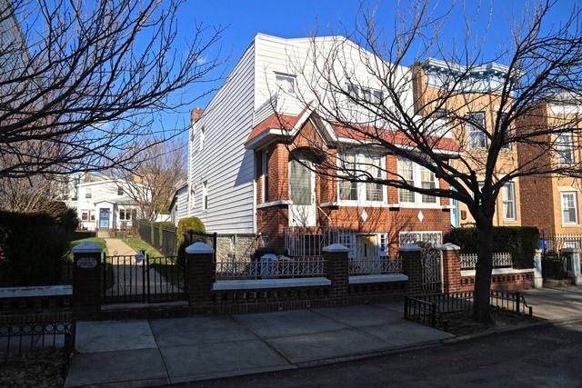 Brooklyn Home, NY Real Estate Listing