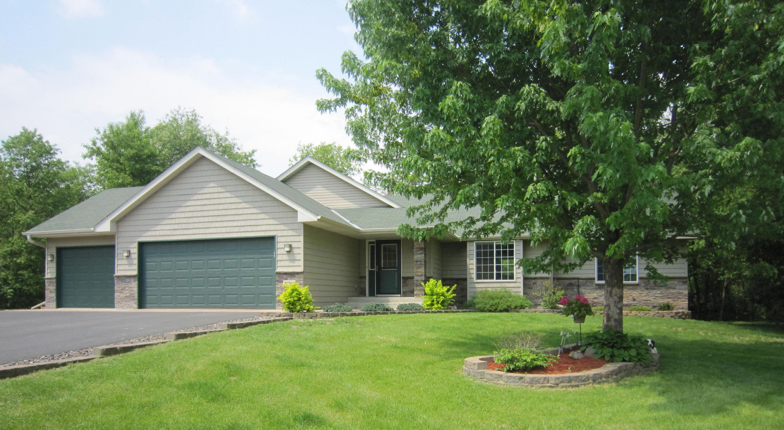 Lindstrom Home, MN Real Estate Listing