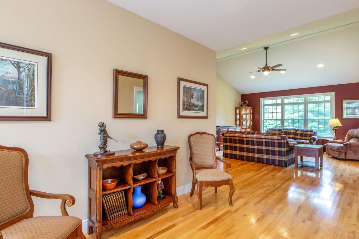 Roxanne York Real Estate