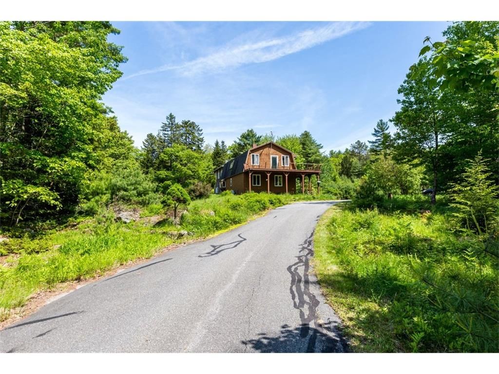 Roxanne York Real Estate Featured Property Listings and Homes for Sale