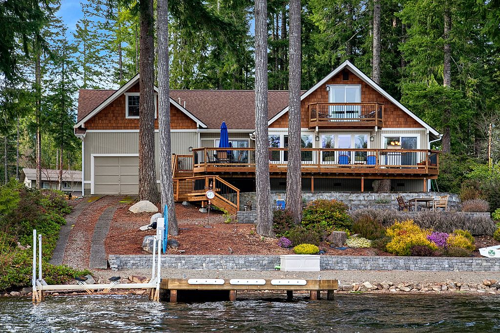 Shelton Home, WA Real Estate Listing