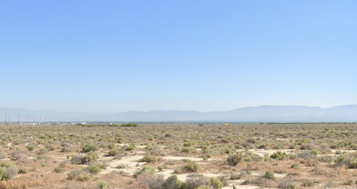 .59 acre zoned industrial on Ave E1 Place and 11th Street West in the