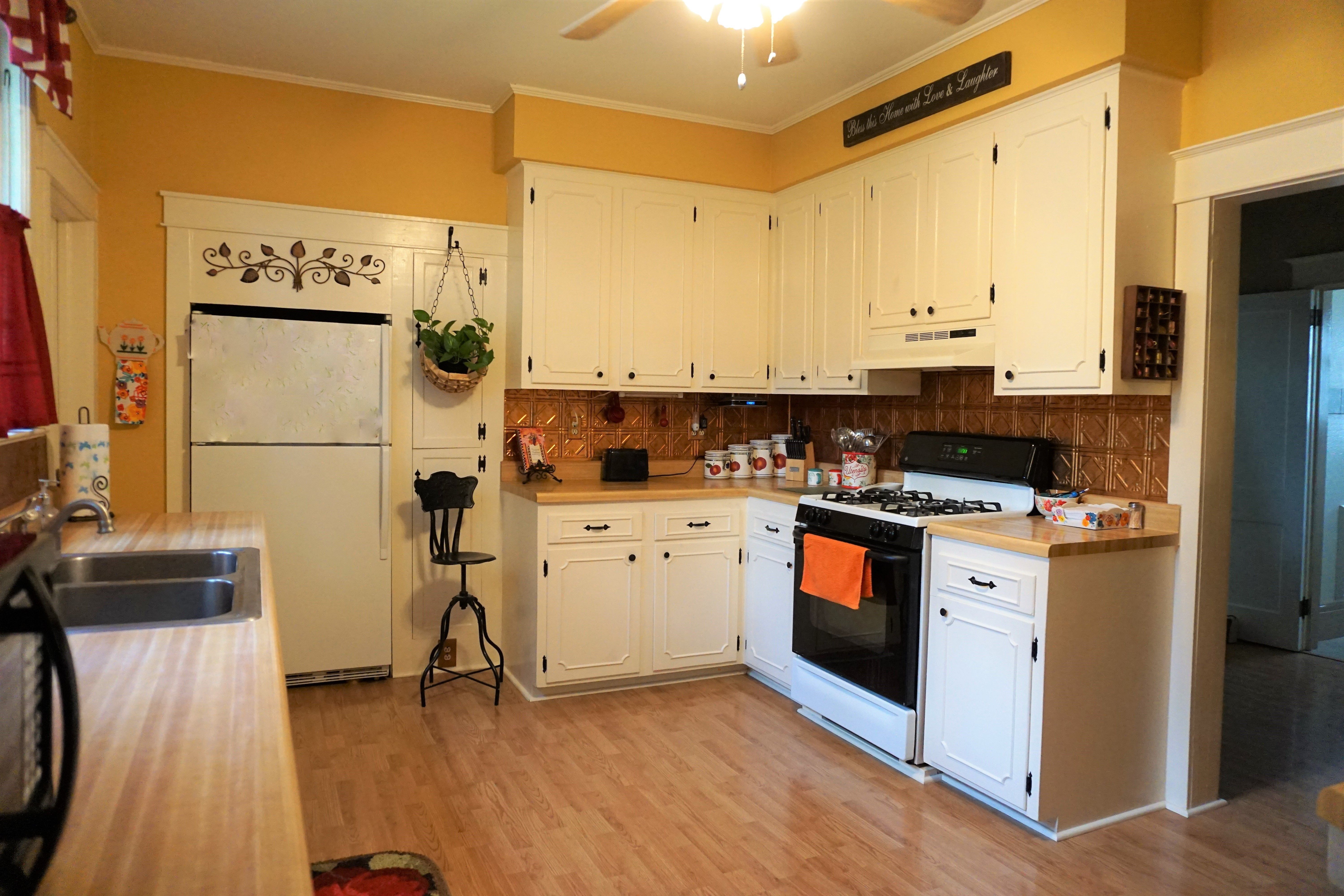 Kitchen and dining room door