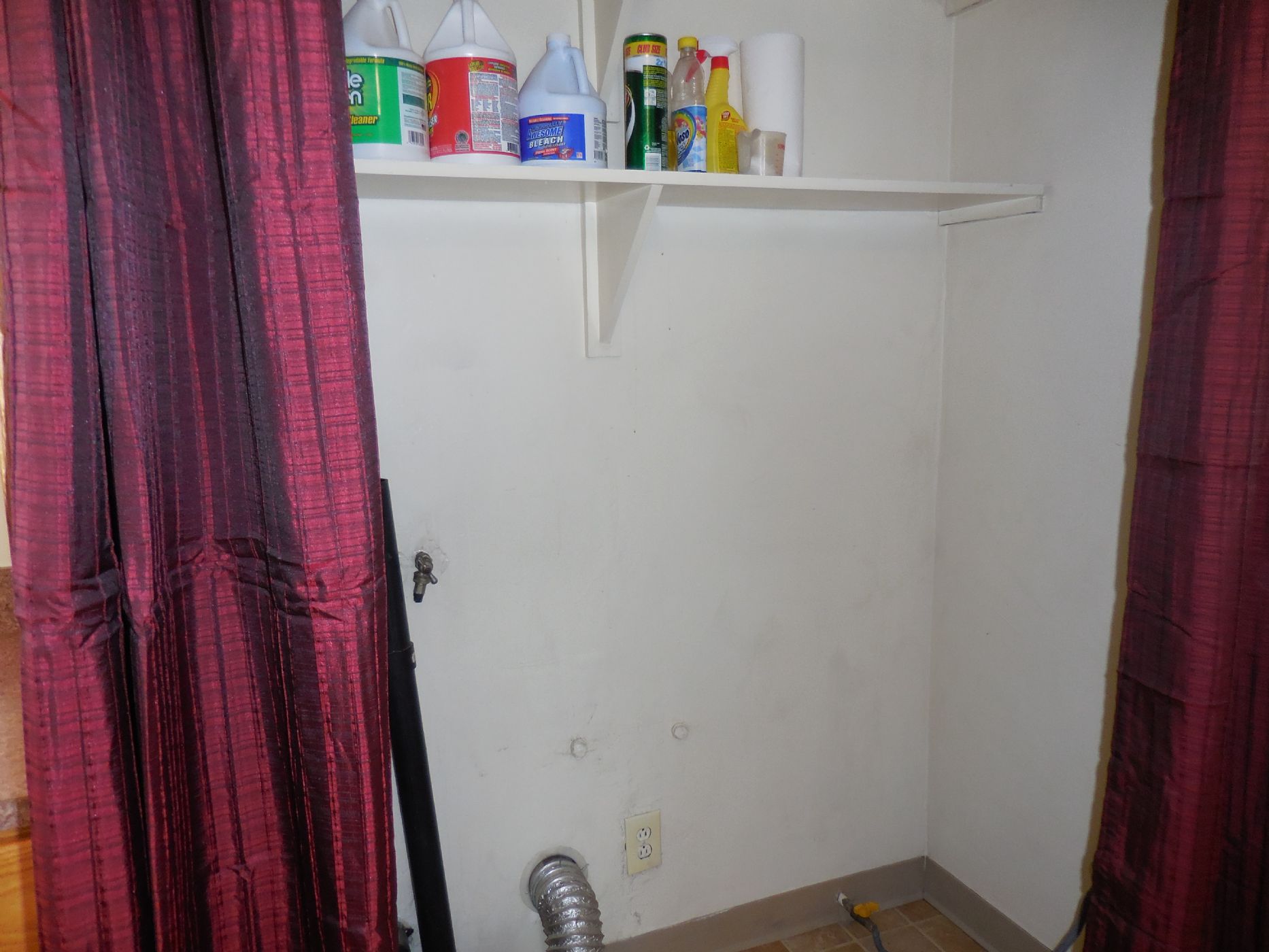 Near Forum! 2 BR 1 Bath Duplex photo 6