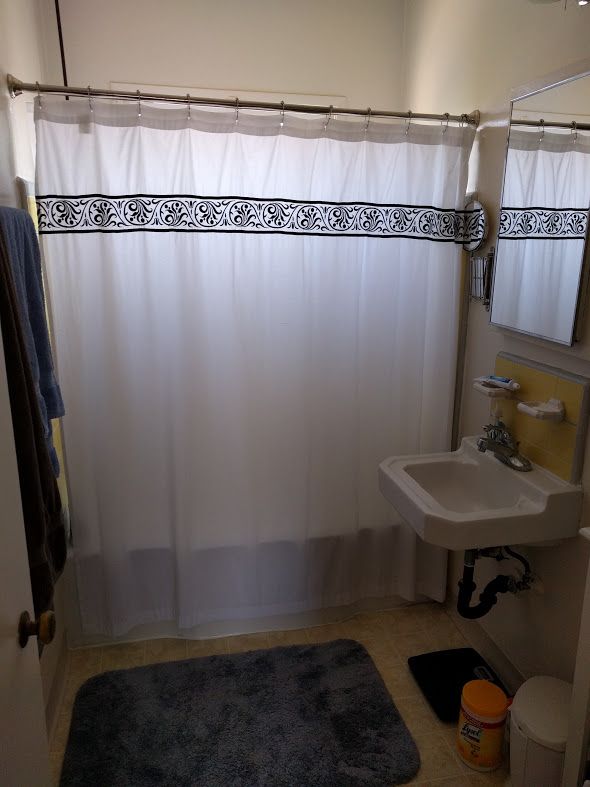Westside Bachelor Apartment with Utilities! photo 3