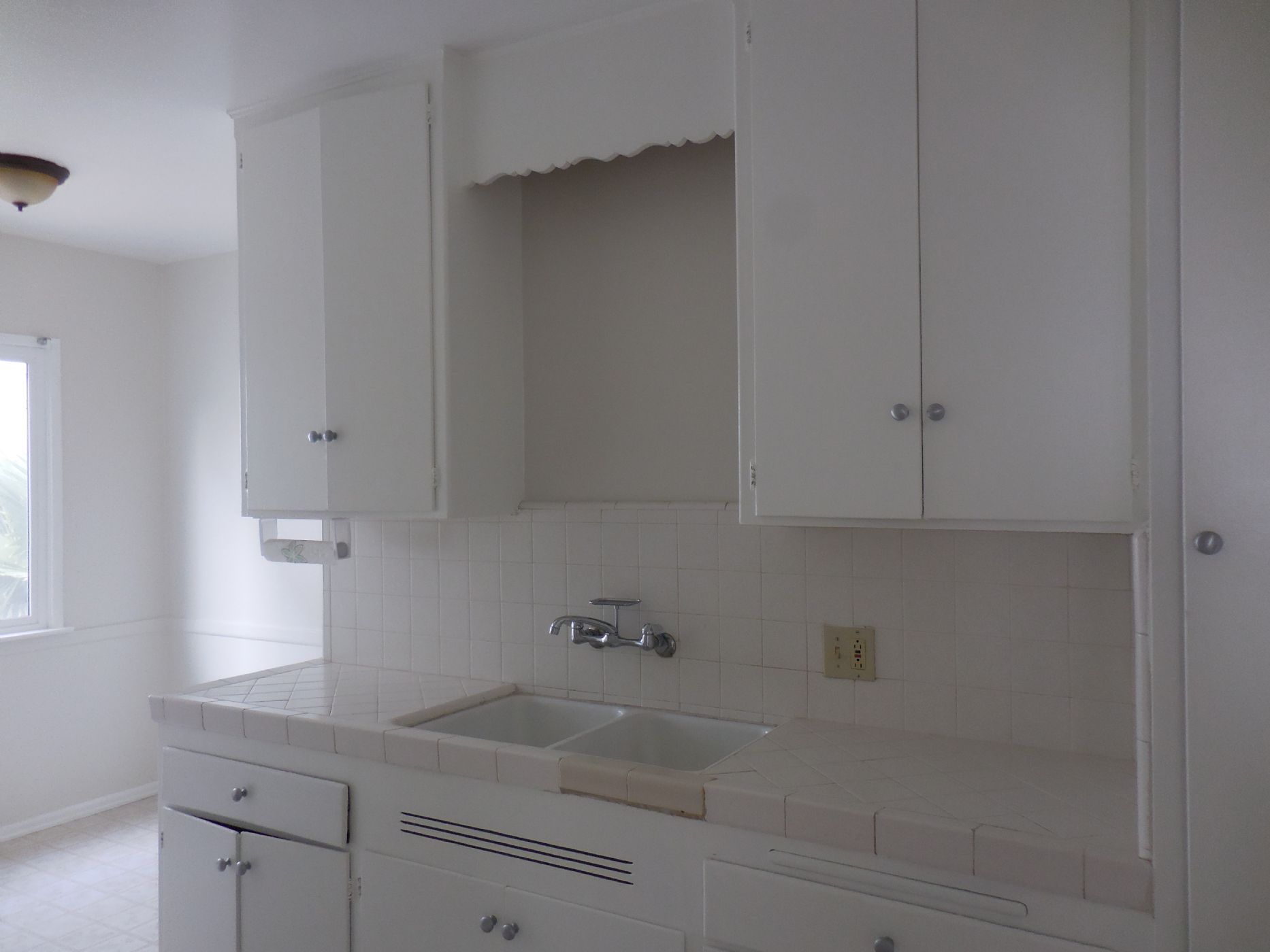 Spacious 1 BR Apartment near Loyola University photo 2