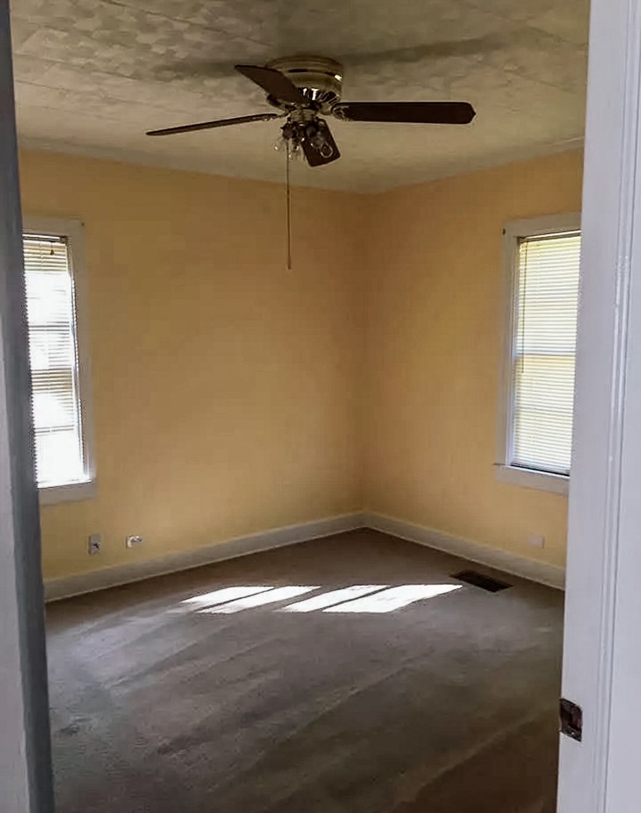 Lisa Rowland Featured Property Listings and Homes for Sale