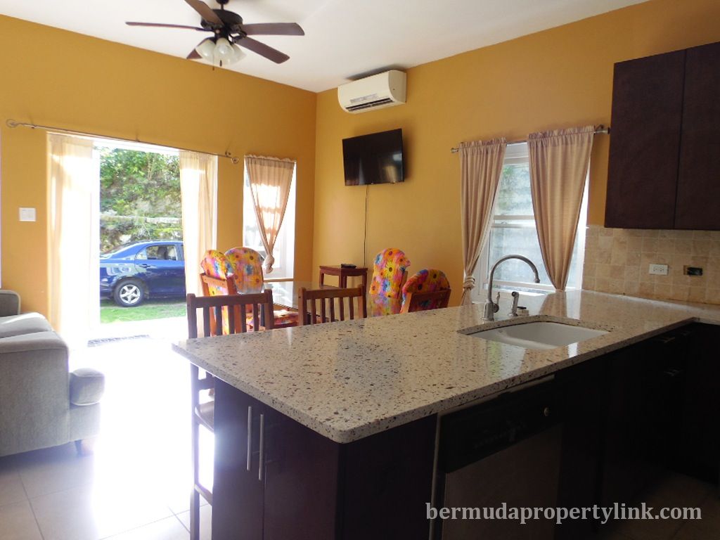 Devonshire 1 Bedroom Apt With Bonus Room For Tent 2 600