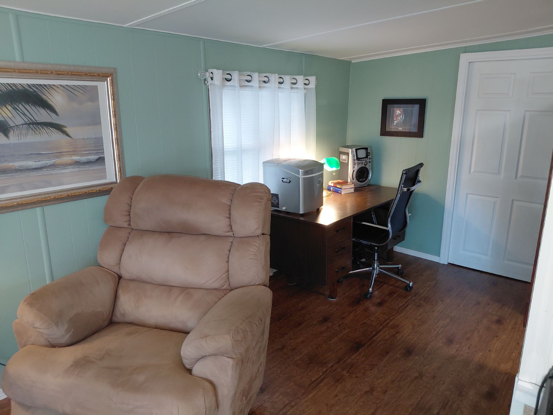 Family/Office Family/Office