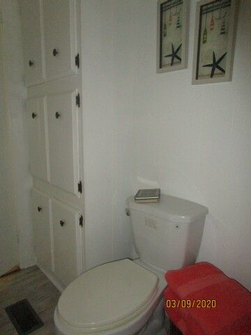 hall toilet, linen storage