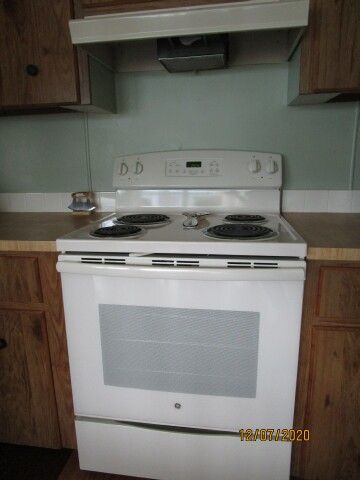 newer GE electric range