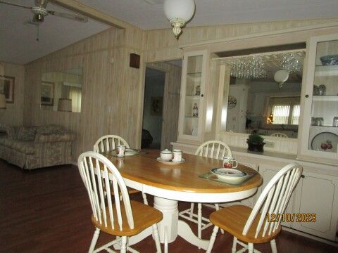 dining, built-in hutch area