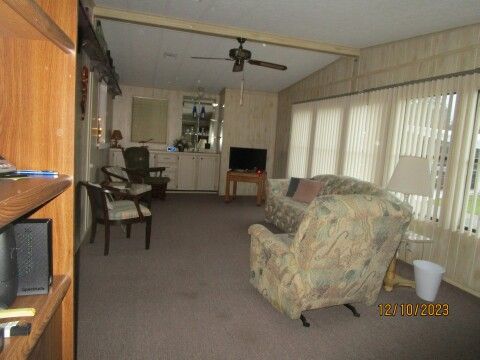 bonus room view from raised screen room