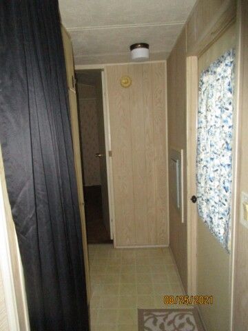 hall to sc rm and back bedroom ensuite