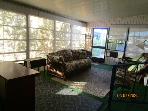 14x24 lower vinyl screen room