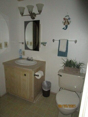 rear bathroom close up