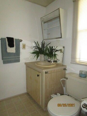 front bathroom close up