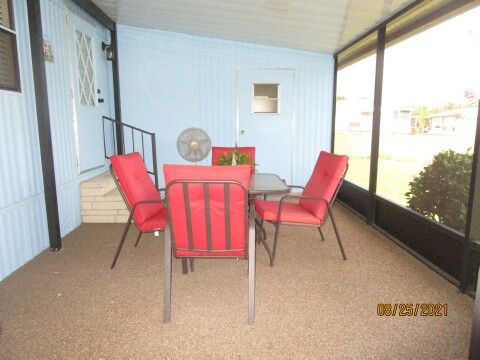 screen room view from carport