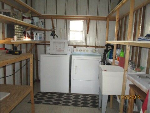 utility room, washer,dryer, wash tub