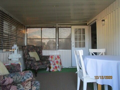 raised 12x14 vinyl screen room