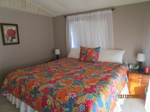 rear bedroom, king bed