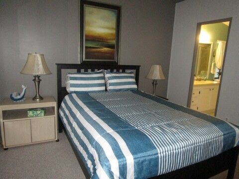 master queen bed, ensuite