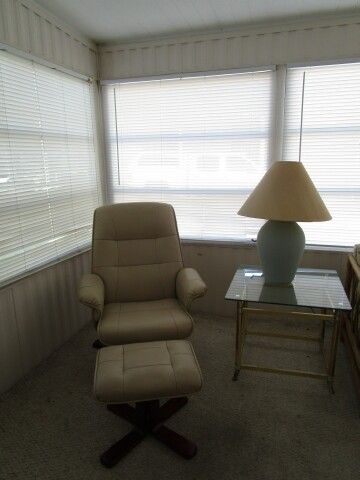 FL room corner recliner