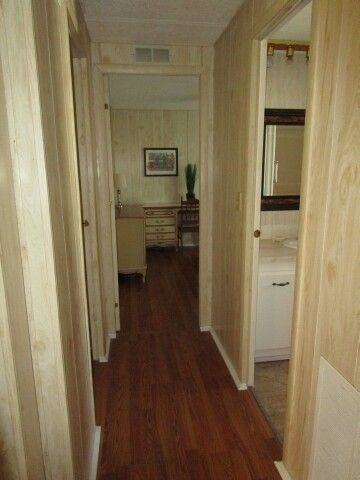 hall to bedrooms/baths