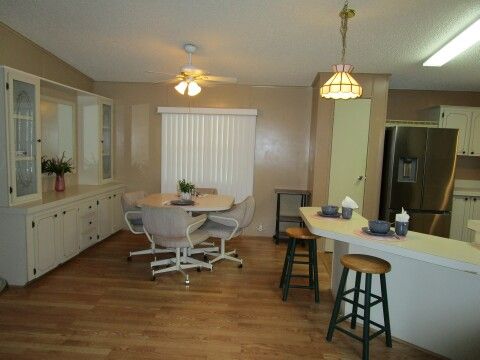 dining area, kitchen bkfst counter