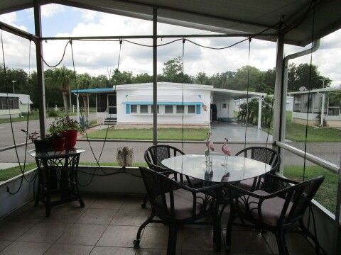 front raised  10 x 12 Screen room