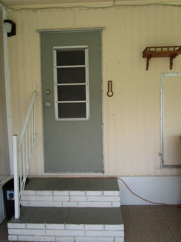 entry door from lower Screen room