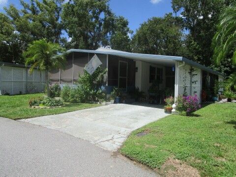 carport view faces East