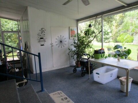 lower 12x16 screen room, laundry room entry