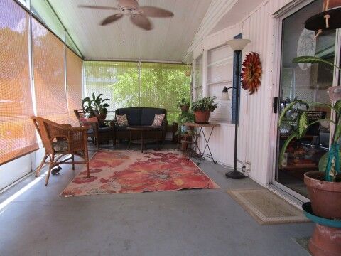 raised 10x22 screen room